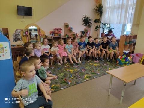 "Живут Герои в памяти народа".